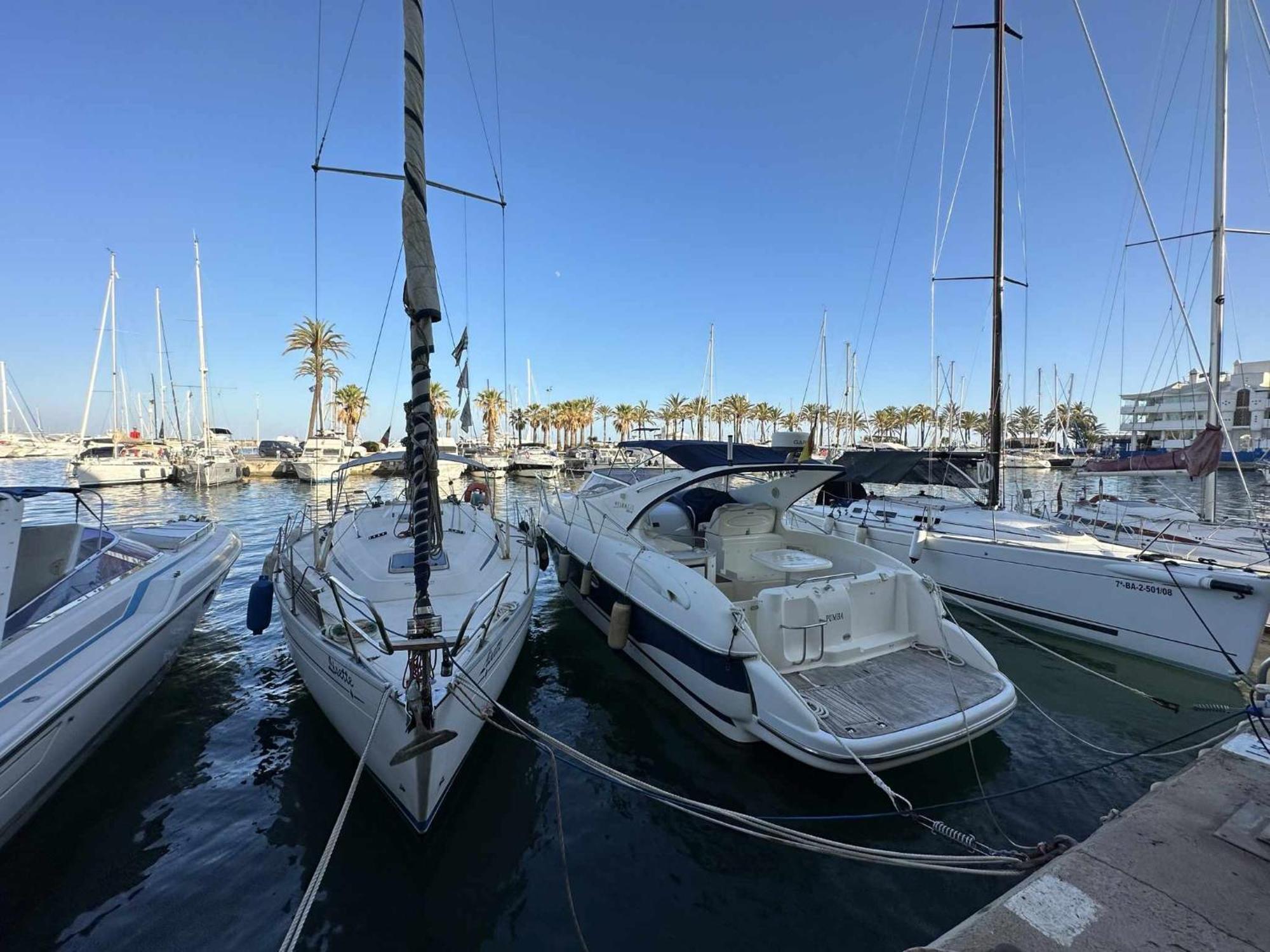 Apartment In Puerto Marina