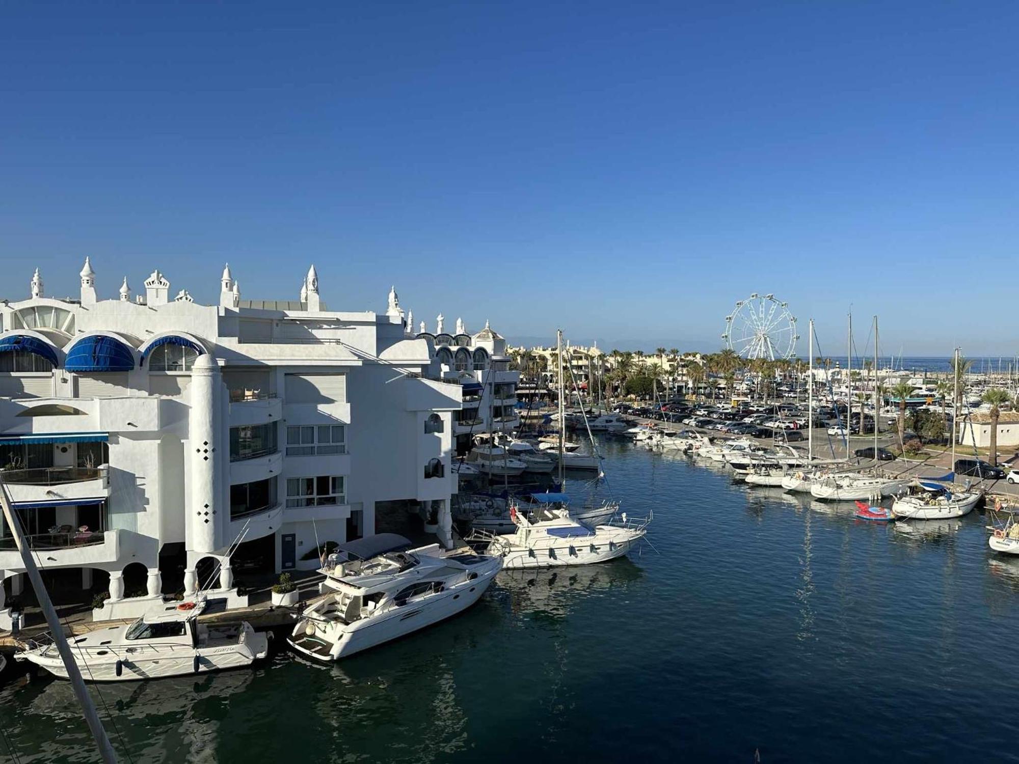 Apartment In Puerto Marina *