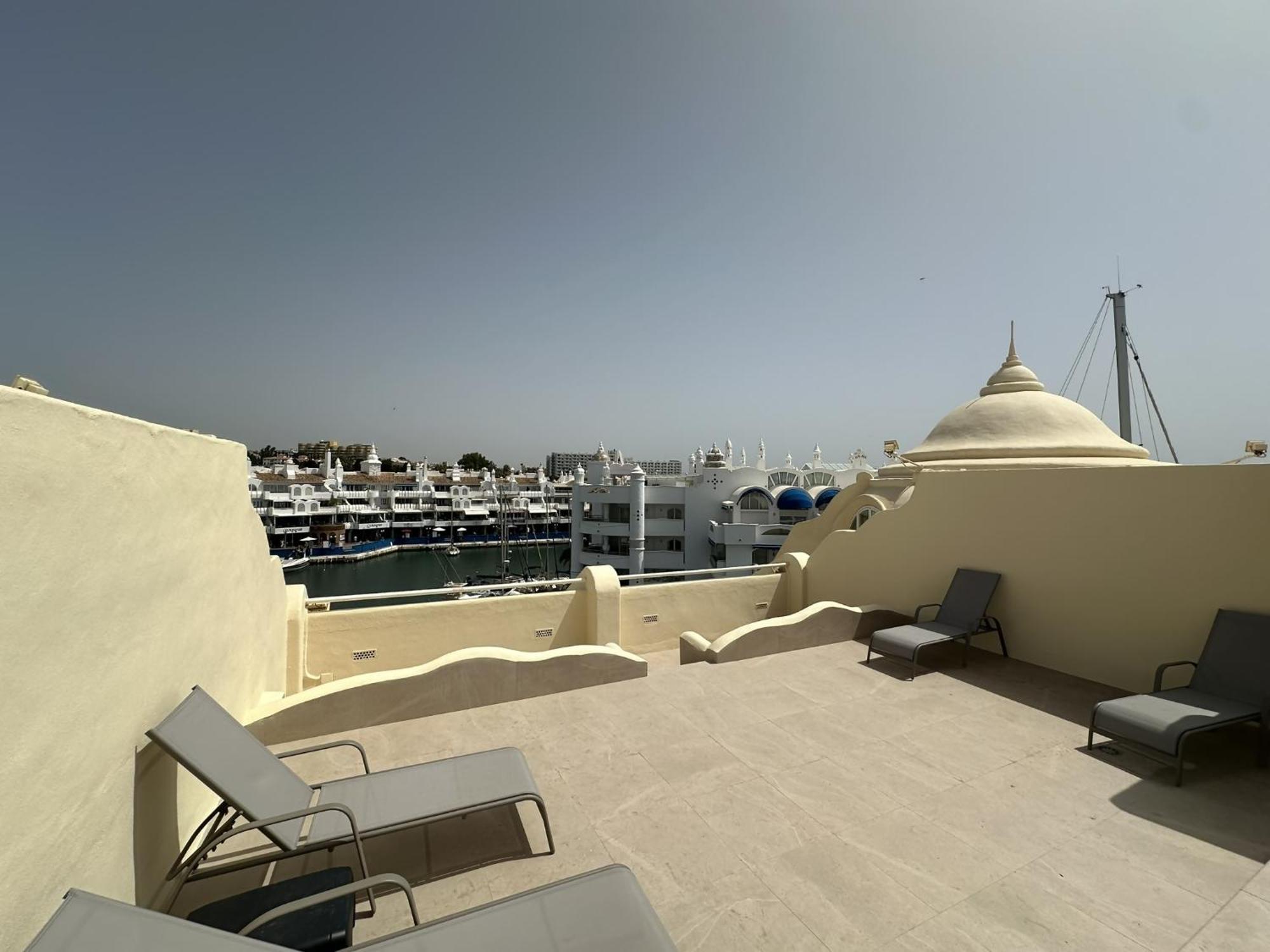 Apartment In Puerto Marina